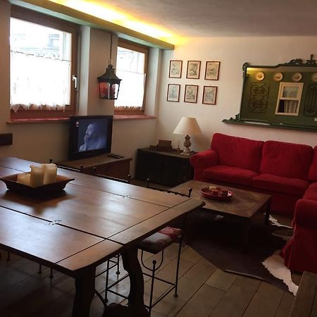 Meschihouse - Chesa Engadina Lägenhet Samedan Exteriör bild